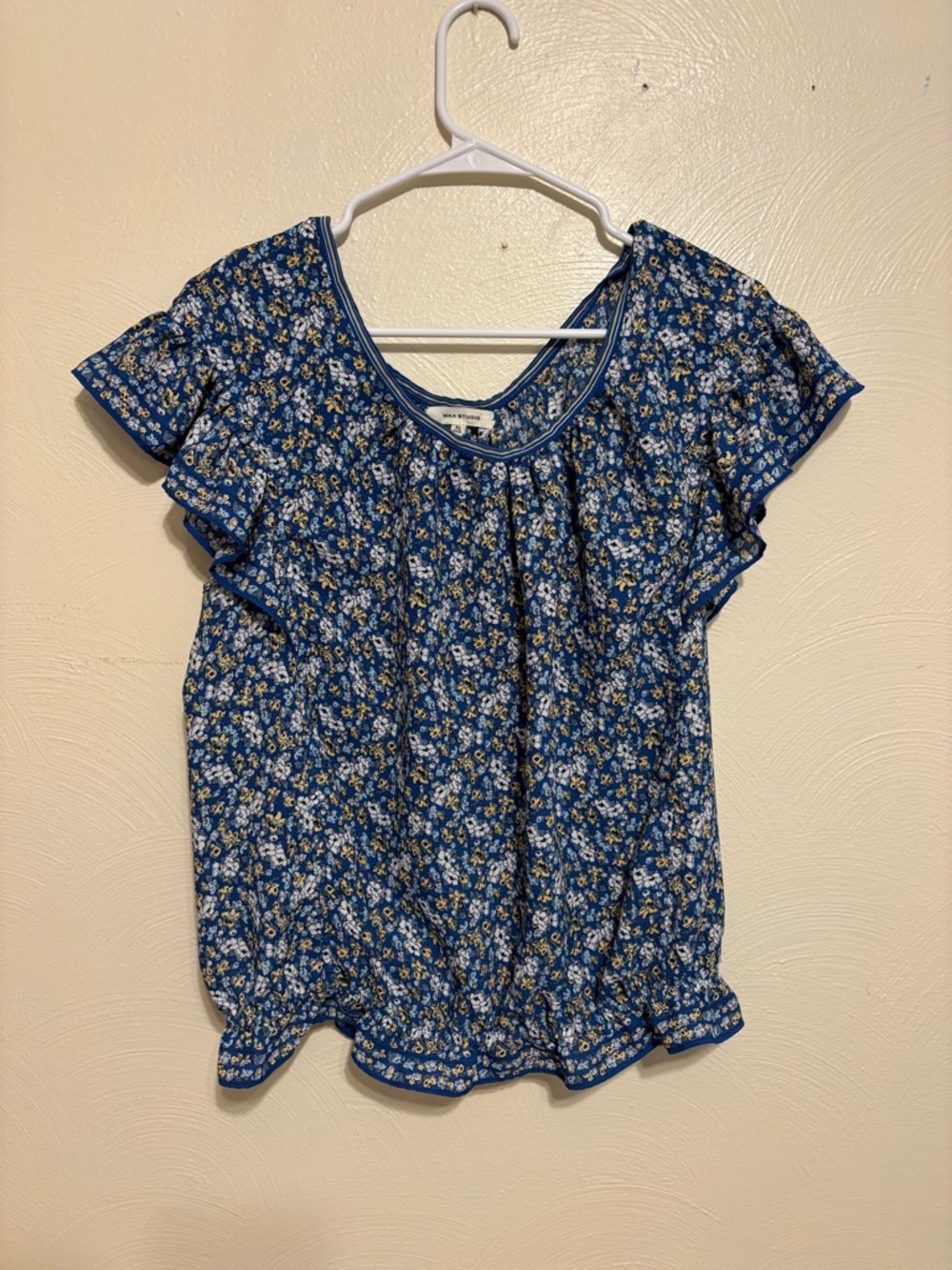 Max Studio Blue Floral Ruffled Sleeve Top